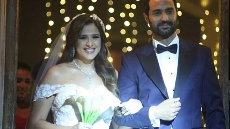 ياسمين عبد العزيز وكريم فهمى يرقصان على 