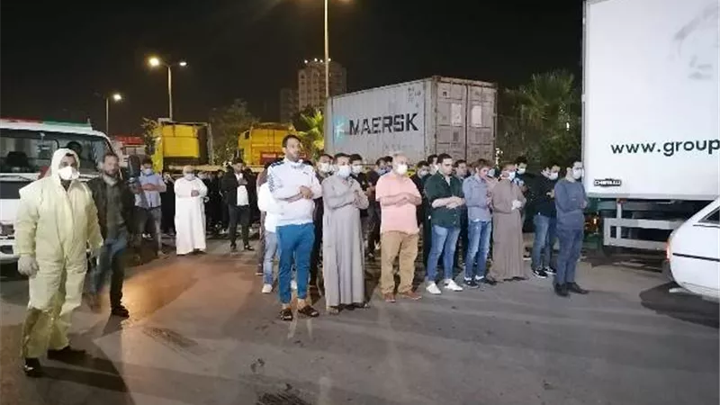 صلاة الجنازة على متوفاة بـ