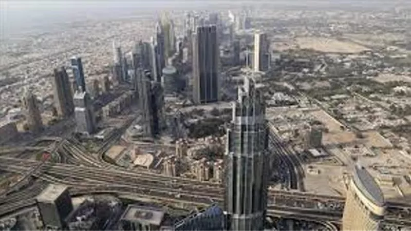 دبي تقرر استئناف عمل الموظفين في المقار الحكومية