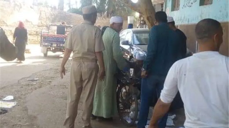 فض سوق الخضار بقرية الواسطي بأسيوط