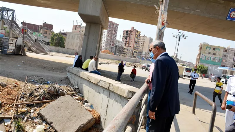 الهجان يقود حملة لتطهير كباري الرياح التوفيقي ببنها