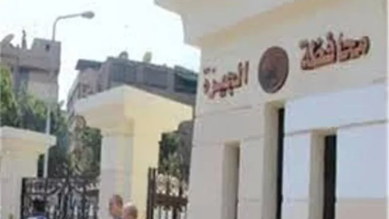 بسبب الزحام ومخالفة الاجراءات الوقائية.. اغلاق مطعم شهير بالهرم