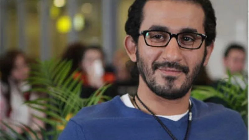 عودة احمد حلمى إلى المسرح بسبب 