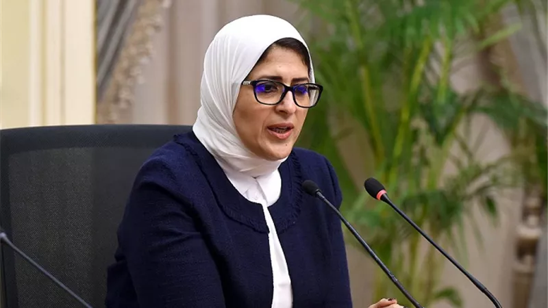 الصحة: زيادة العاملين بالخط الساخن.. وتحديث التطبيق الإلكتروني 