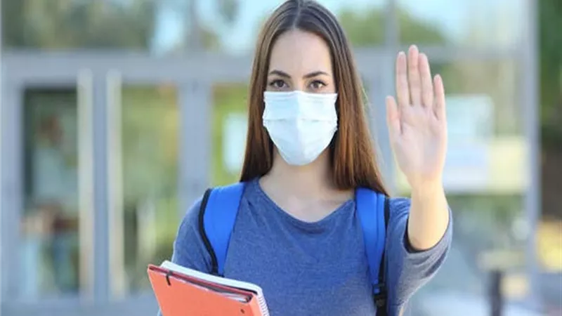 خبراء: البقاء على بعد 6 أقدام لايكفي لمنع الإصابة بكورونا