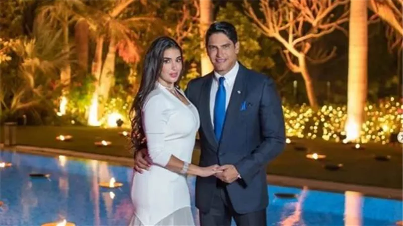 ياسمين صبرى وأبو هشيمة يشعلان السوشيال ميديا بصورة جديدة من الجونة .. شاهد