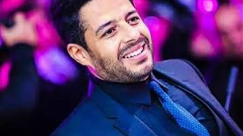 بالفيديو ...حماقي يشعل التواصل الاجتماعي بمقطع من 