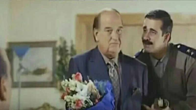 كريم عبد العزيز ينعى الفنان حسن حسنى.. 