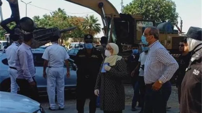 ضربه لمافيا البناء المخالف بالقاهرة.. إزالة 20 برجا مخالفا خلف المحكمة الدستورية.. صور وفيديو
