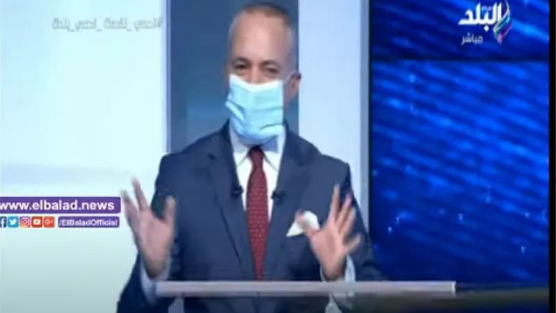 أحمد موسى يحذر: ركوب المترو والقطارات غير مسموح بدون ارتداء كمامة.. فيديو