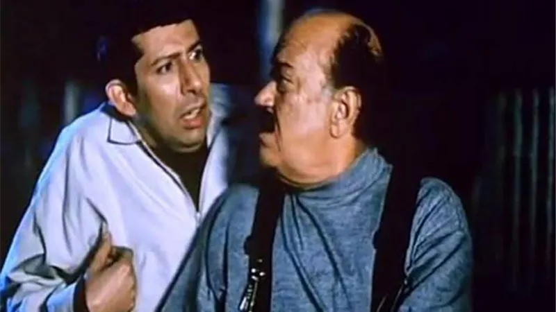 الله يرحمك يا أبويا يا أسطورة فراقك صعب.. هانى رمزى ينعى حسن حسنى بكلمات مؤثرة