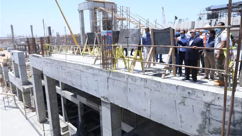 وزير النقل يتفقد مواقع العمل بمشروع القطار الكهربائى السلام /العاصمة الإدارية الجديدة/ العاشر من رمضان