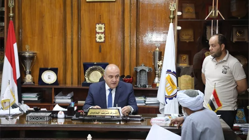 محافظ قنا: نسعي إلى تحسين الخدمات المقدمة للمواطنين