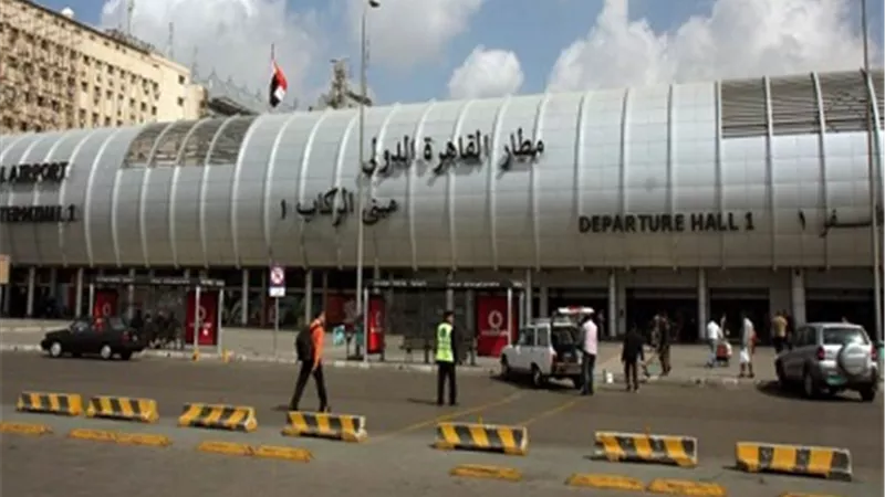 مطار القاهرة يستقبل 330 مصرياً من العالقين بالكويت