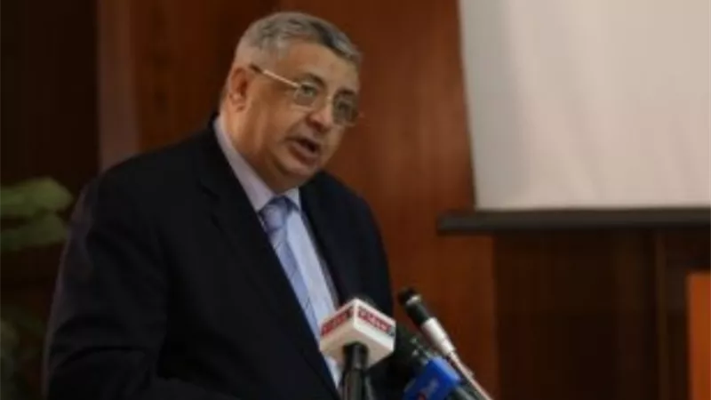عوض تاج الدين : المؤسسات الطبية قادرة على تقديم الخدمة للارقام المتوقع اصابتها بكورونا