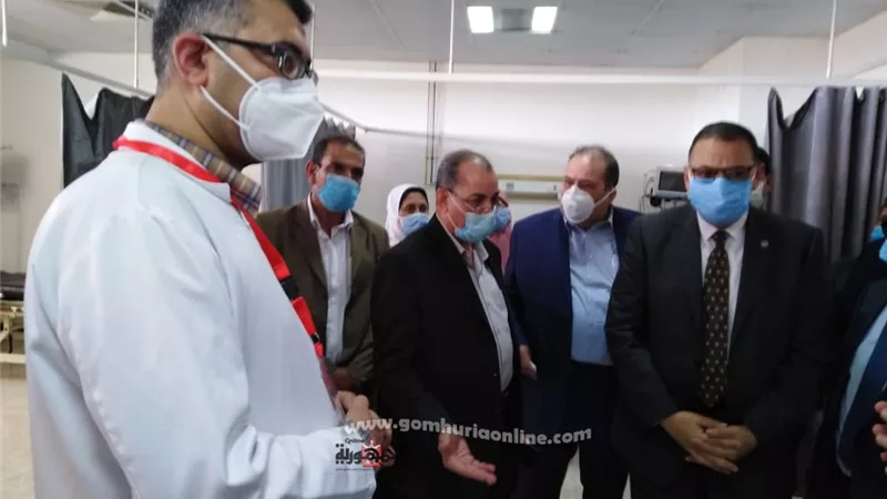 بالصور.. محافظ الشرقية يتفقد مستشفى التأمين الصحي بالعاشر ويعلن تجهيزه لاستقبال حالات كورونا