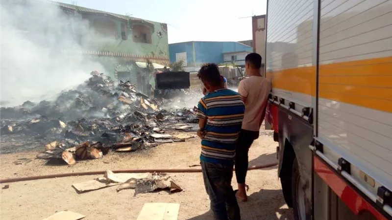 إصابة 4 أشخاص في حريق بمصنع بقها