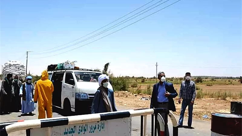 رئيس مركز باريس يباشر اعمال تعقيم كمين بغداد الأقصر بالوادى الجديد.صور
