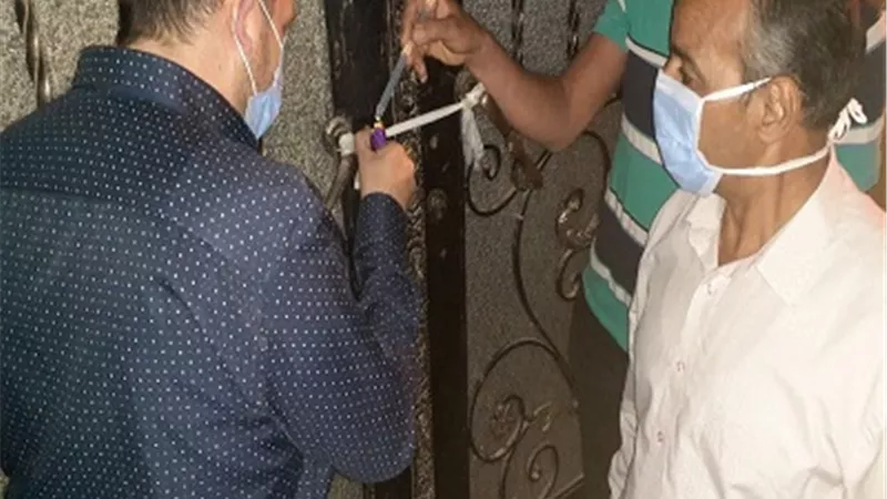 تشميع مصنع للكمامات بمنيا القمح غير مرخص ويعمل بكامل طاقته وقت الحظر
