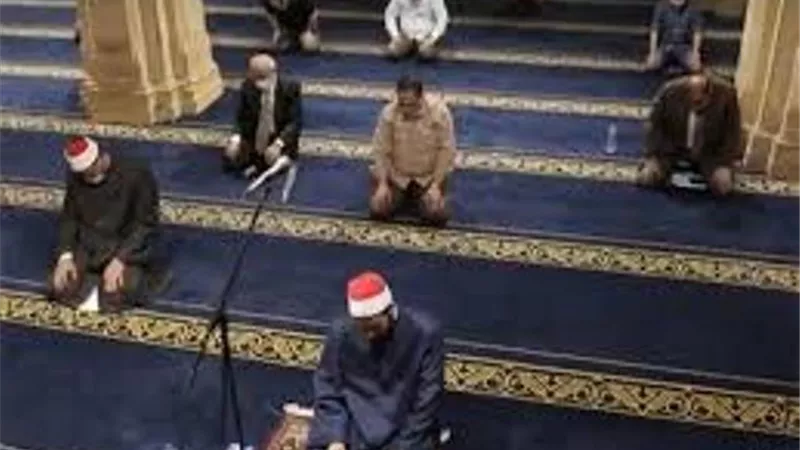 الازهر يوضح كيفية التباعد بين المصلين فى صلاة الجماعة بسبب كورونا