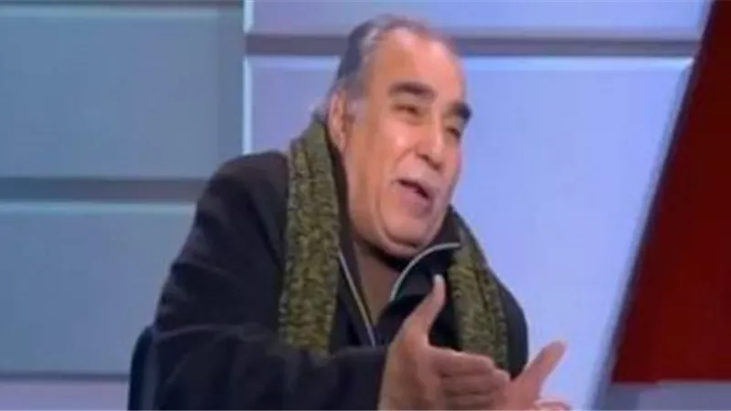 رد ناري من الفنان سيد صادق على شائعات مرضه وفقره.. فيديو