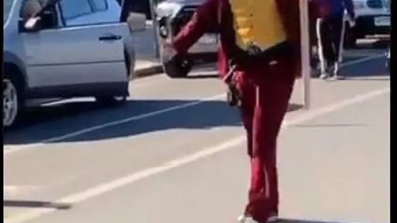 الجوكر يرقص بين المحتجين ضد مقتل جورج فلويد بأمريكا