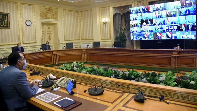 مدبولى يوجه المحافظين بالاطمئنان على توافر المستلزمات الطبية بالمستشفيات يوميا