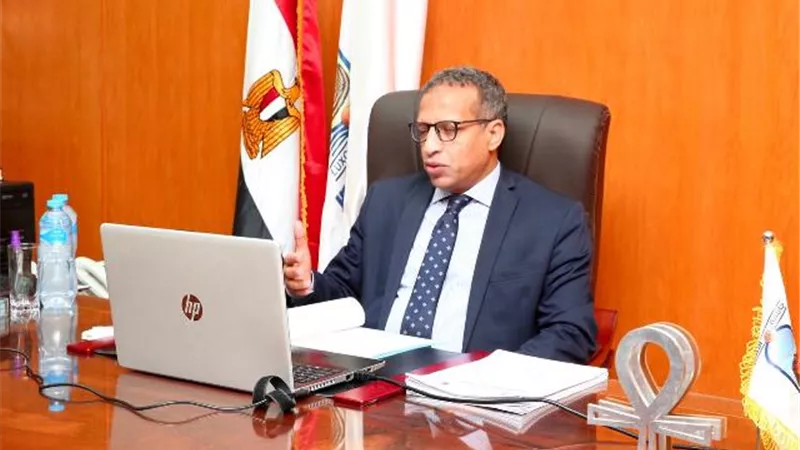 إنعقاد الجلسة 12 لمجلس جامعة الأقصر بالفيديو كونفرانس