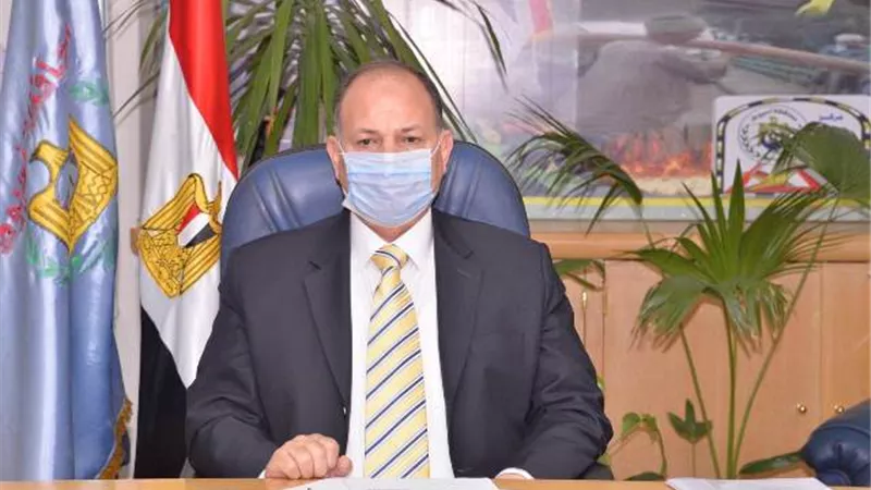 محافظ أسيوط: تشكيل لجان متابعة للمستشفيات وخطوط ساخنة لتلقي شكاوى المواطنين