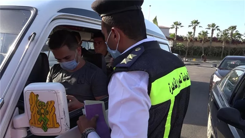 أمن القاهرة يضبط 248 شخصا بدون كمامة .. وسحب 324 رخصة قيادة