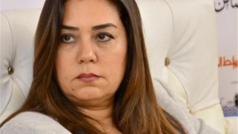 كمائن مرورية لمتابعة التزام سائقى السيارات والركاب بإرتداء الكمامة الواقية