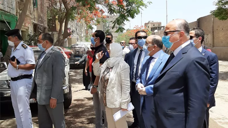 وزير التنمية المحلية ومحافظ القاهرة فى جوله بمحيط مستشفى سرطان الاطفال لإزالة الاشغالات والمخالفات
