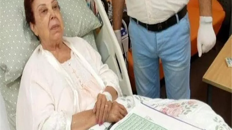 سر نقل الفنانة رجاء الجداوى للعناية المركزة فى مستشفى العزل بالاسماعيلية