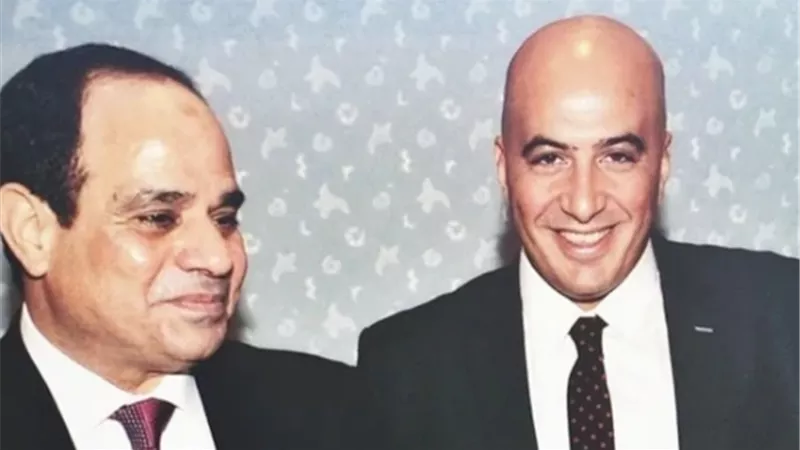 مجدى الهوارى يستعيد ذكرياته بصورة مع الرئيس السيسى منذ 6 سنوات.. 