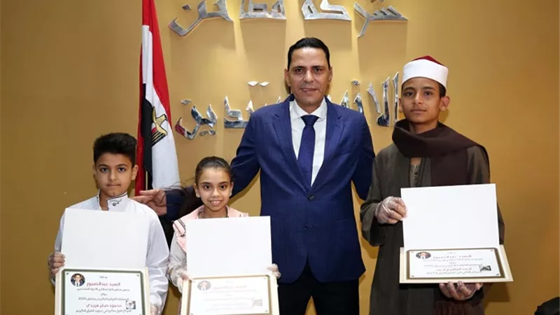 عبد الصبور يكرم حفظة القران الكريم أبناء ابو تيج