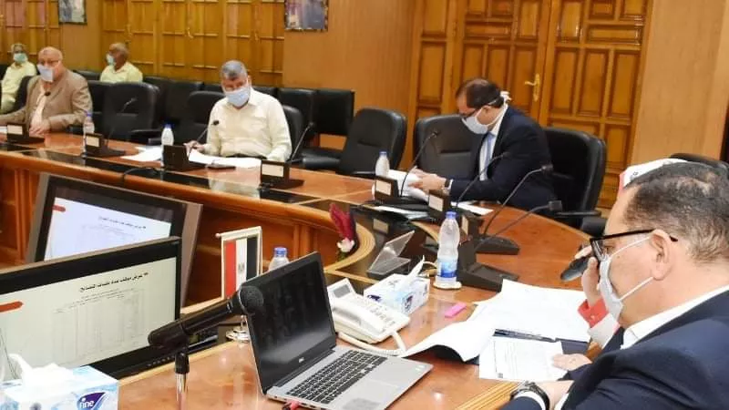 غراب يطلب من رؤساء المراكز والمدن سرعة الانتهاء من طلبات تقنين أراضي أملاك الدولة