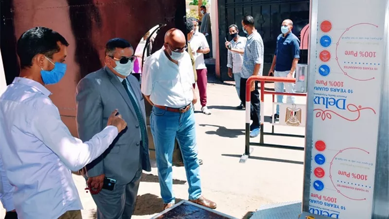 أجهزة تعقيم لدخول مقر شركة مياه الأقصر