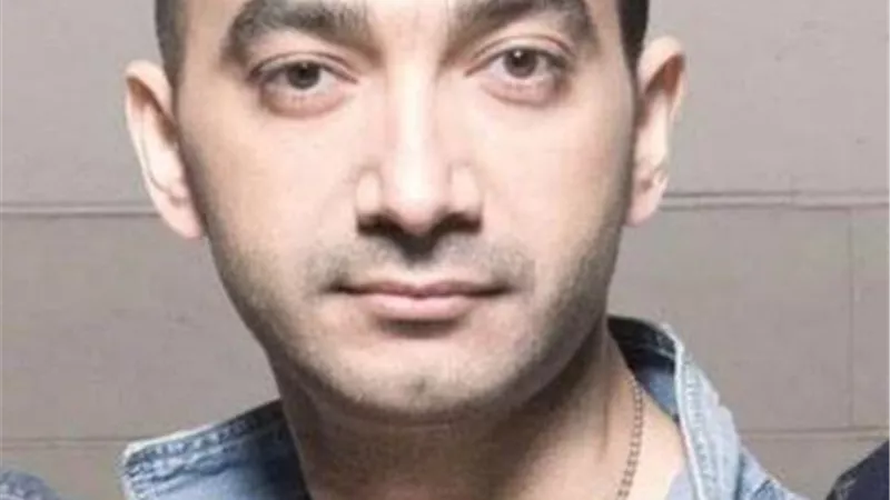 نادر حمدى ينعى محمد نور فى وفاة والده
