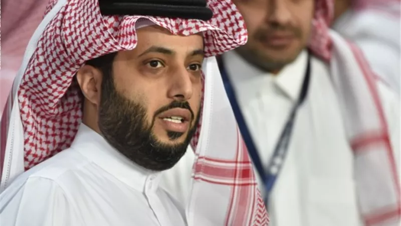 5 رسائل جديدة من عضو مجلس ادارة الاهلى عقب خلافه مع تركى ال الشيخ