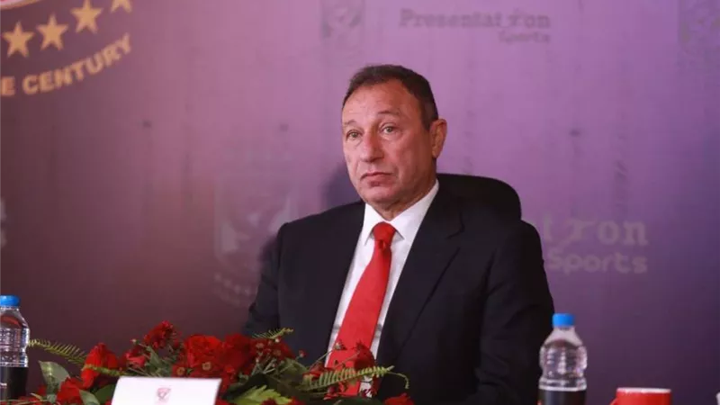 رئيس الزمالك يؤازر الخطيب على مرض حفيده