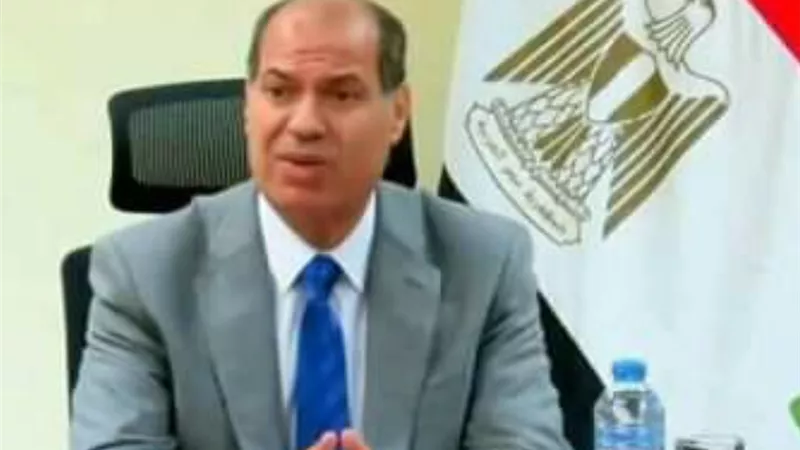 إصابة 5 فى تصادم مركبتى توك توك بطهطا