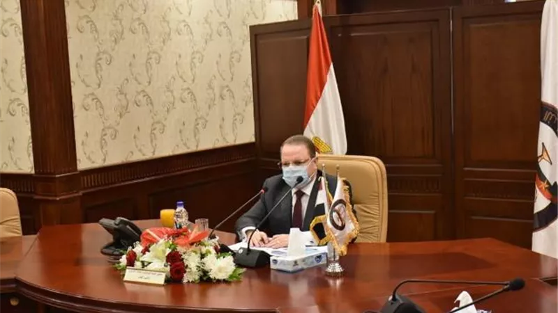 النائب العام يشيد بالجهد المبذول لضمان العمل بالنيابة خلال جائحة كورونا