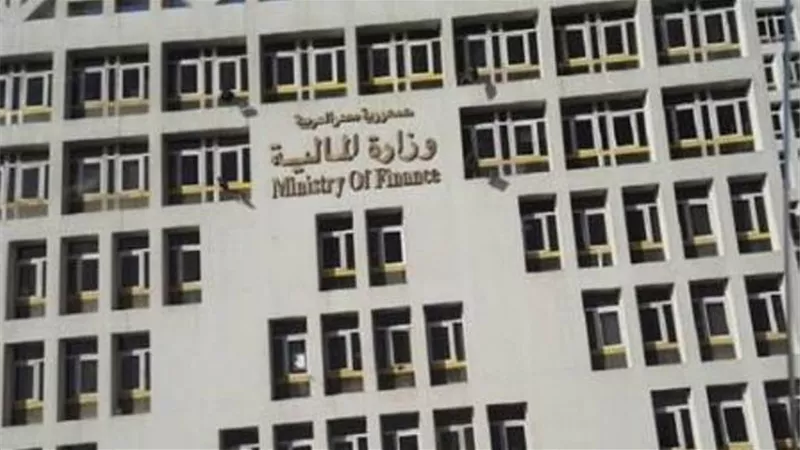وزير المالية: بدء صرف مرتبات شهر يونيه يوم 15