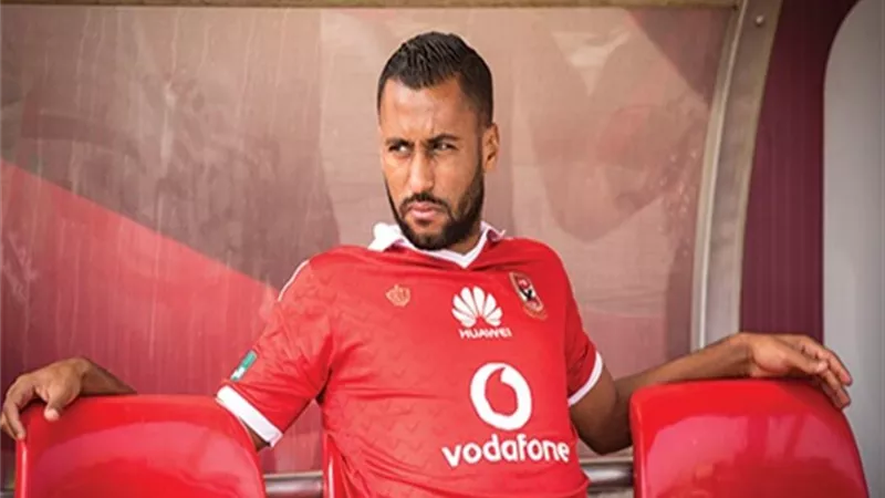 عاشور يدرس التراجع عن الاعتزال والانتقال للدوري السعودي