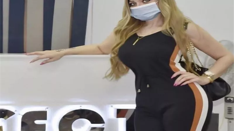 بالكمامة .. ياسمين الخطيب تشارك جمهورها أحدث ظهور لها