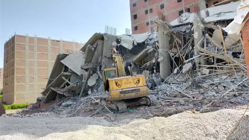 محافظ الجيزة: ازالة 7 عقارات مخالفة بالطالبية وبولاق والهرم واوسيم والوراق