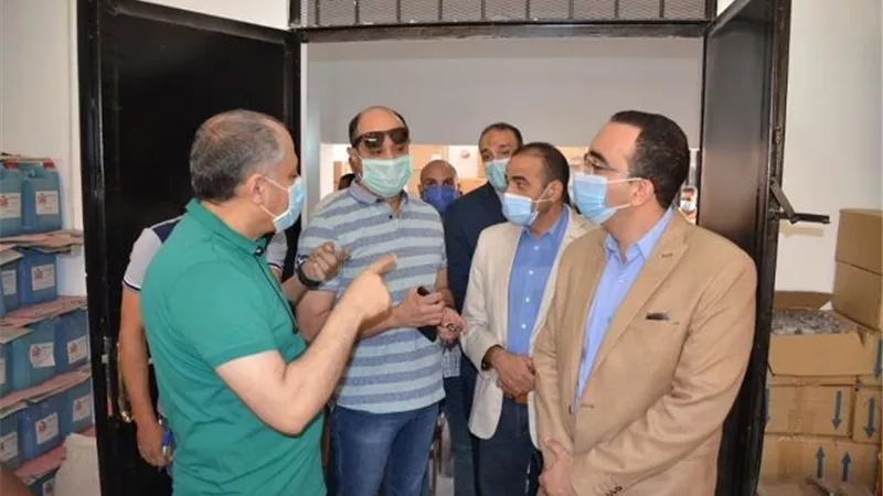 نائب محافظ الإسماعيلية يتفقد المخزون الطبي لمواجهة كورونا.صور