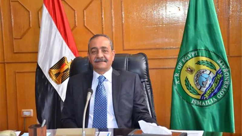 الإسماعيلية تلزم أصحاب المحلات بصناديق مخصصة للقمامة والمخلفات