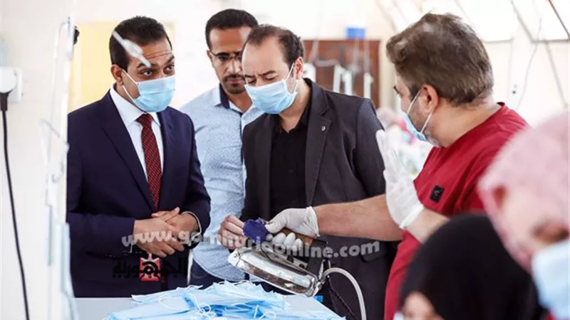 نائب محافظ قنا يتفقد مصنع الكمامات للوقاية من فيروس كورونا بقنا