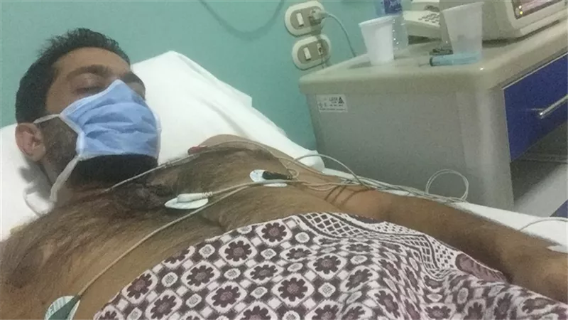 حجز احمد فلوكس فى مستشفى بعد تعرضه لوعكة صحية شديدة.. صور